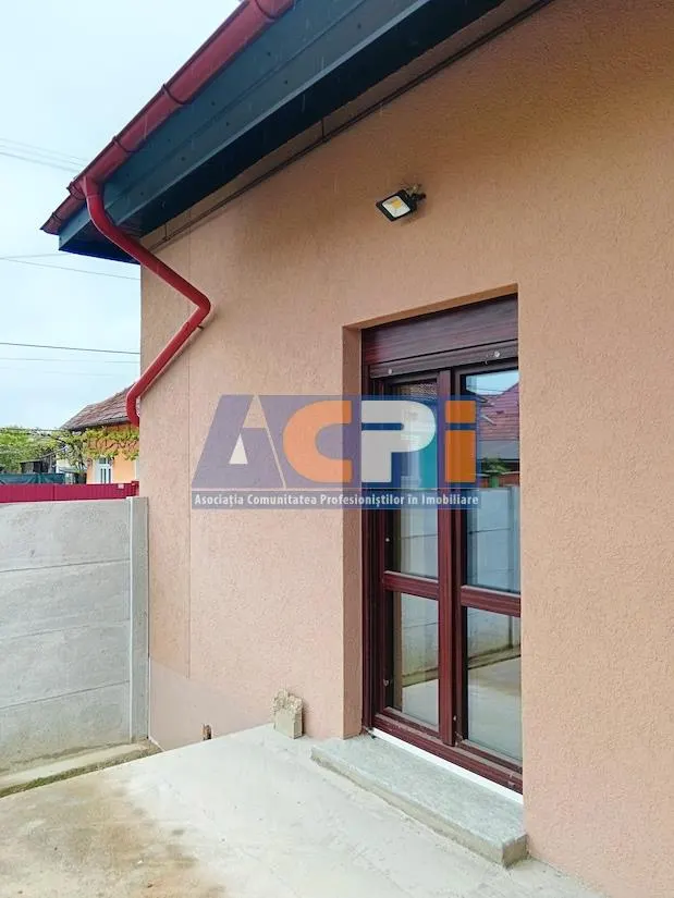 Casa la cheie 4 camere si curte mare de vanzare Sambata de Sus, Brasov - foto 12