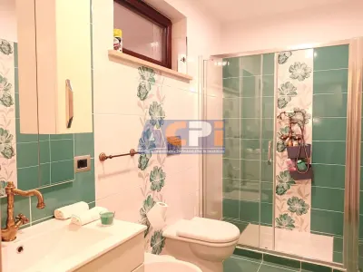 Casa la cheie 4 camere si curte mare de vanzare Sambata de Sus, Brasov - foto 9