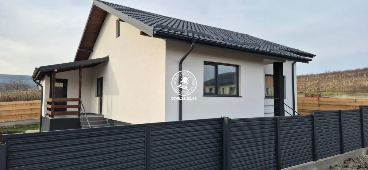 Vila P+M cu 3 camere si 470mp teren - de vanzare in Ciurbesti - foto 3