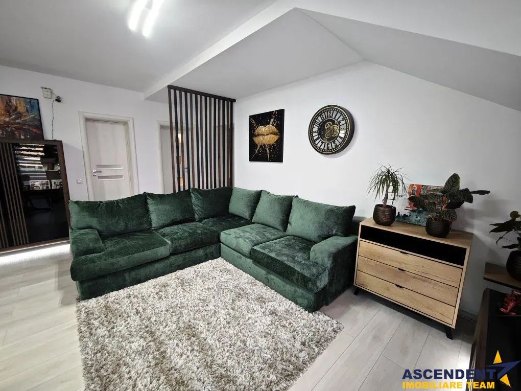Apartament 3 camere Tractorul - foto 1