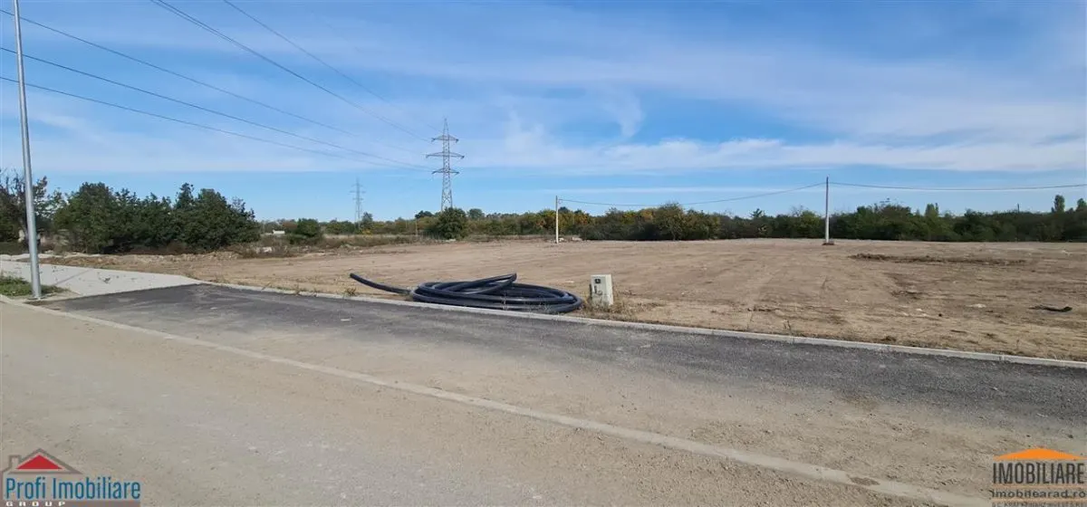 Proiect imobiliar cu PUZ la intrare pe noul Pod peste Mures in Aradul Nou - foto 1
