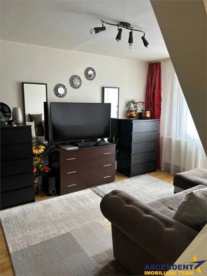 Apartament 2 camere Florilor - foto 1