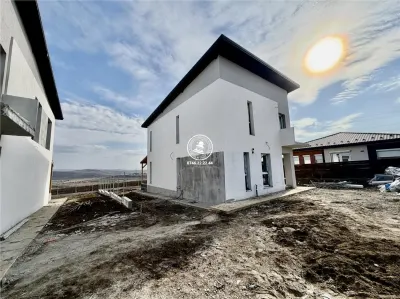 Case vile de vânzare Miroslava-Iasi - foto 2