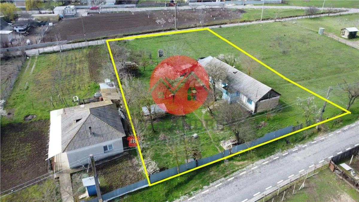Casa Agighiol cu teren 2113 mp si deschidere la 2 strazi - foto 1