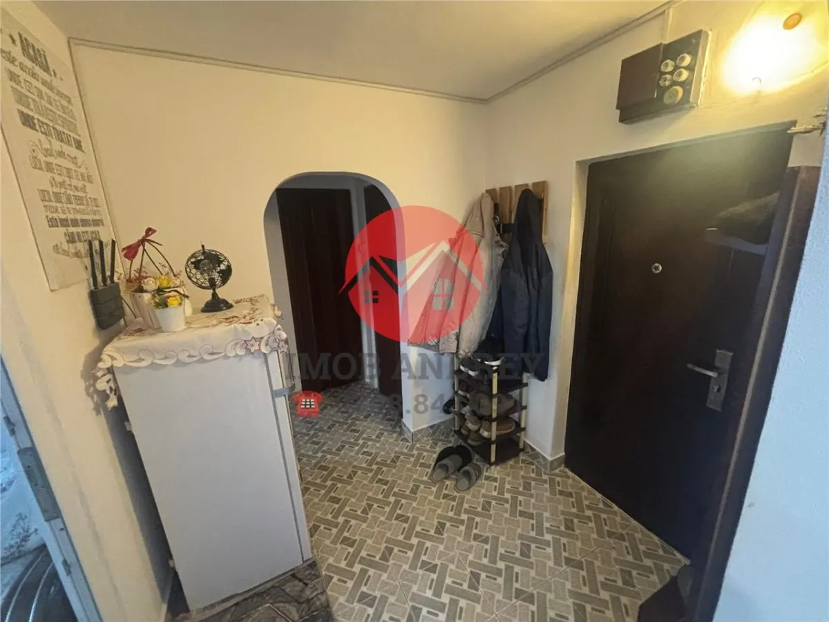 Ap. 4 camere Vest, etaj 2, mobilat, centrala pe gaz, 67 mp - foto 11
