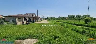 Teren intravilan 10.000mp cu utilitati, imprejmuit, Loc. Sanleani intre case, pretabil pentru cartier de blocuri - foto 9