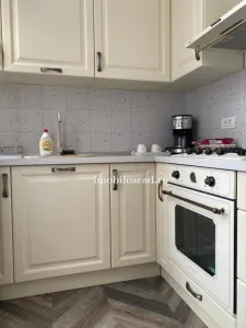 Apartament 60 Euro pe zi, amenajat in stil unic langa Primaria Arad - foto 13