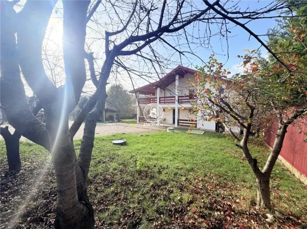 Casă 4 camere Bârnova - poza 2