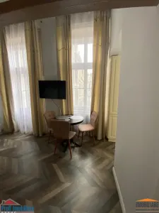Ap. exclusivist, et.1, km 0 Arad, amenajat cu designer in stil unic - foto 11