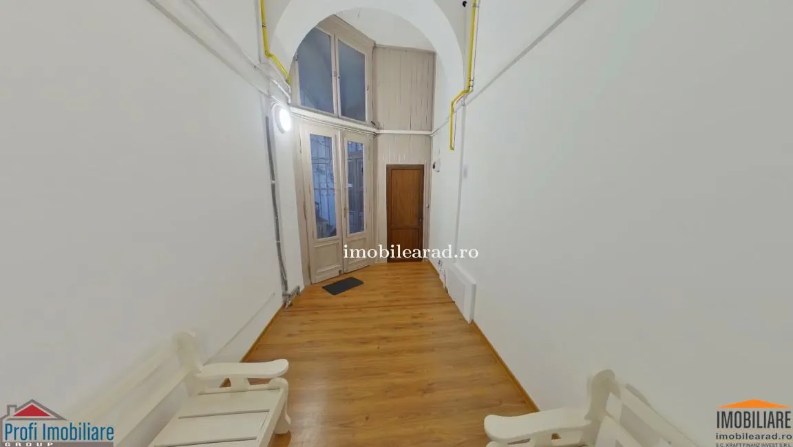Ap. exclusivist, et.1, km 0 Arad, amenajat cu designer in stil unic - foto 23