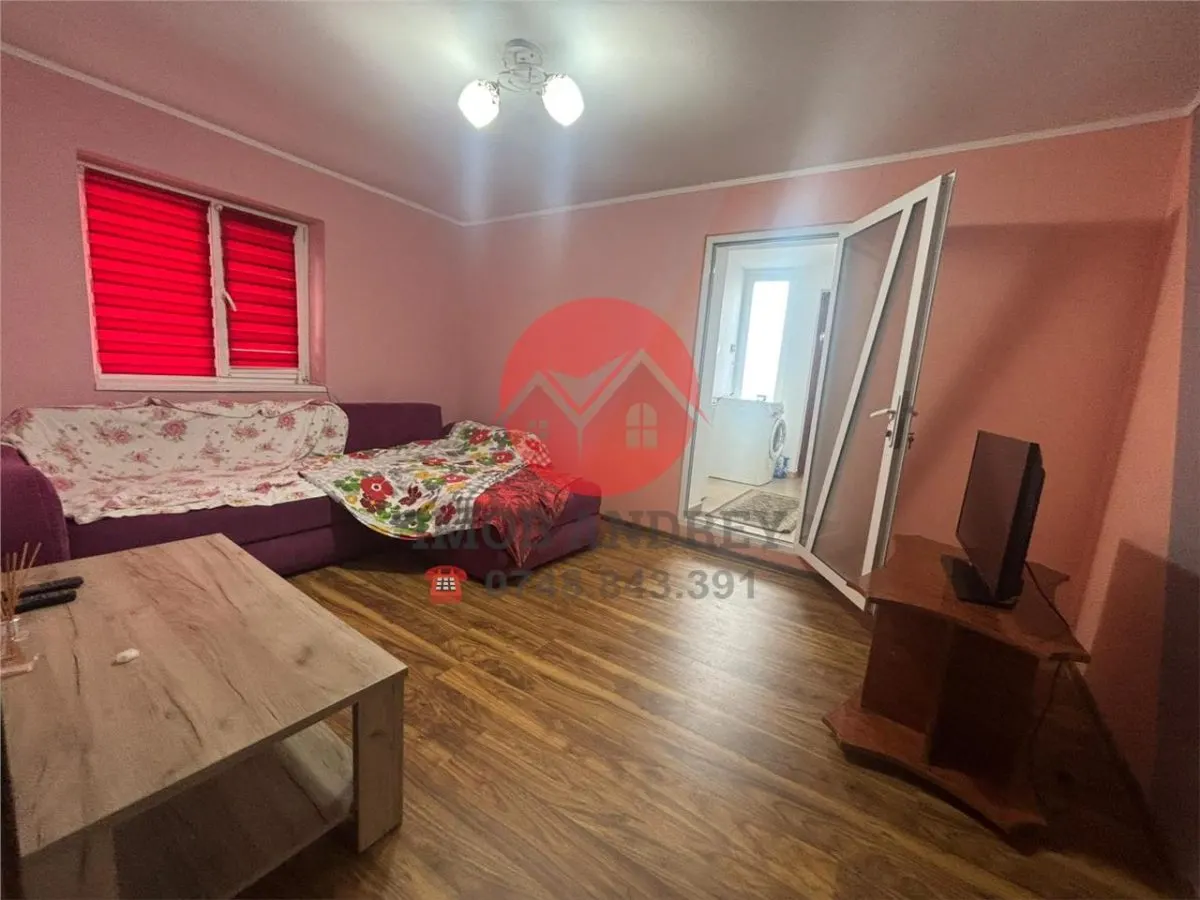 Casa 3 camere cu terasa, renovata, cartierul Nou, zona linistita - foto 2