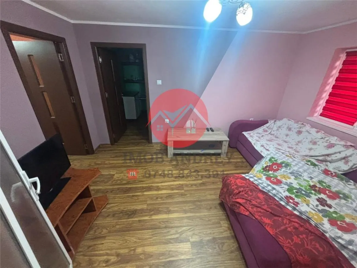 Casa 3 camere cu terasa, renovata, cartierul Nou, zona linistita - foto 3