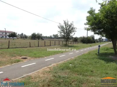 18.400 mp cu 4 hale P+E pe Artera principala vizavi de Metro-Momax - foto 11