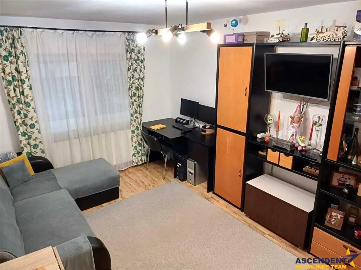 Apartament cu 3 camere, luminos, Astra Brasov - foto 1