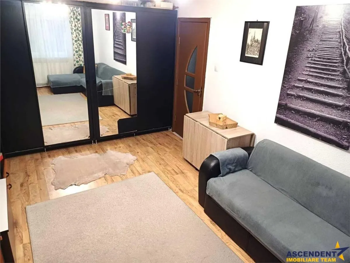 Apartament cu 3 camere, luminos, Astra Brasov - foto 2