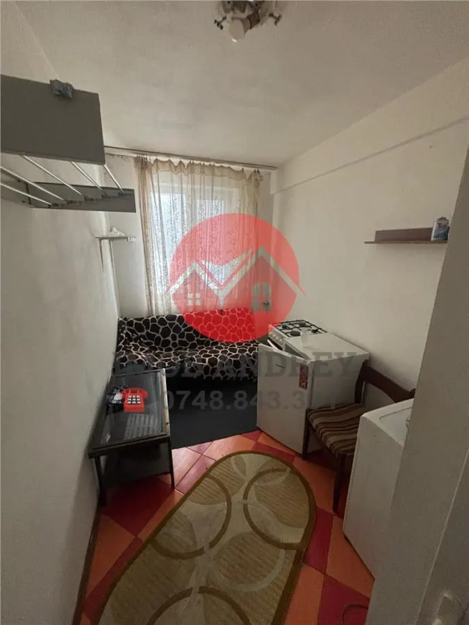 Garsoniera 11 mp Zona Vest, mobilata, ideal investitie - foto 1