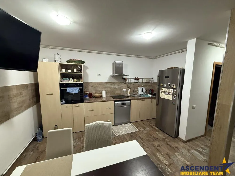 Apartament 3 camere Tractorul - foto 2