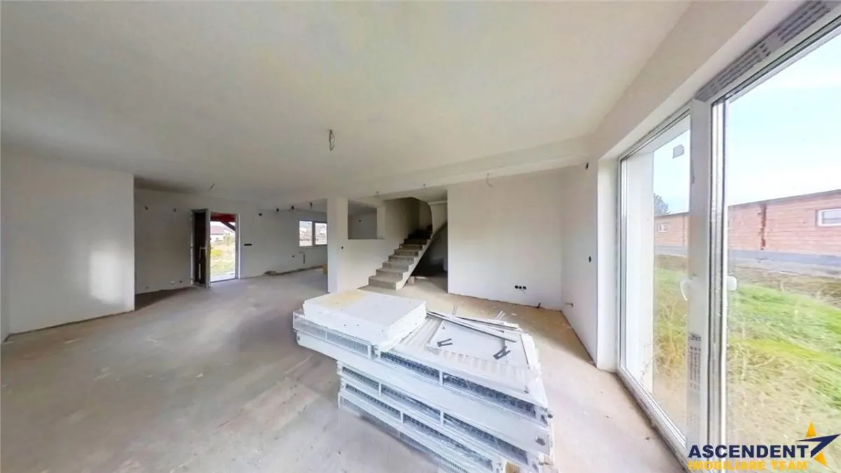 Tur LIVE! Casa familiara cu etaj, zona linistita, Corunca, Mures - foto 2
