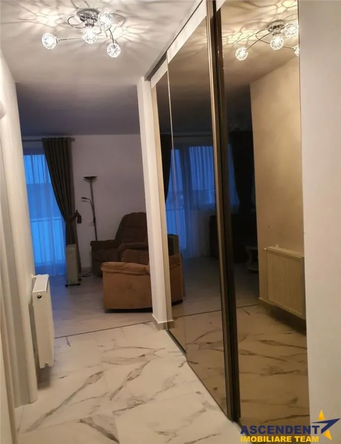 Regim vila, luminos, decomandat, aliniament apreciabil, Ghimbav, Brasov - foto 3