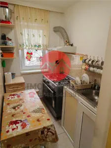 Apartament 2 camere semidecomandat etaj 3 zona Rosmarin - foto 4