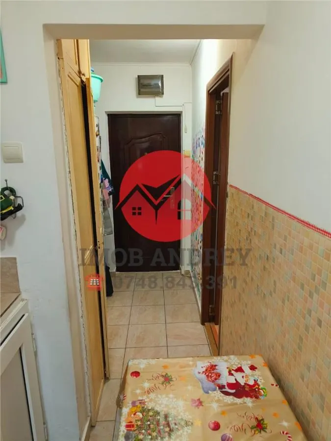Apartament 2 camere semidecomandat etaj 3 zona Rosmarin - foto 5