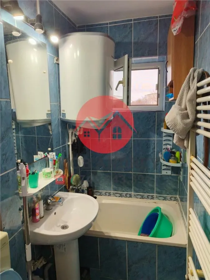 Apartament 2 camere semidecomandat etaj 3 zona Rosmarin - foto 6
