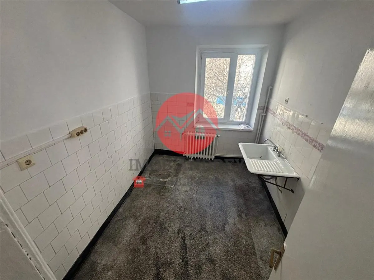 Apartament 2 camere decomandat 42 mp ultracentral etaj 3 bloc reabilitat - foto 6