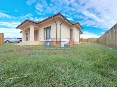 De vanzare casa plan parter, 4 camere, 2 bai, teren 400 mp, Vorovesti, 900 m de rond autobuz - Iasi