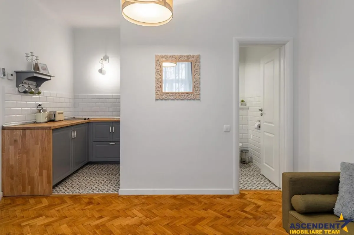 Casa cu 3 apartamente de vanzare, Centrul Istoric - foto 4