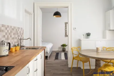 Casa cu 3 apartamente de vanzare, Centrul Istoric - foto 5