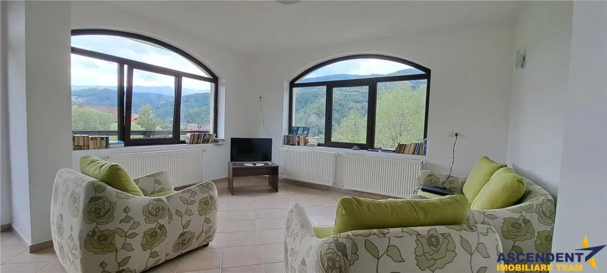 Pensiune idilica cu teren 1.300 mp teren, in pitorescul Bran, Brasov - foto 2