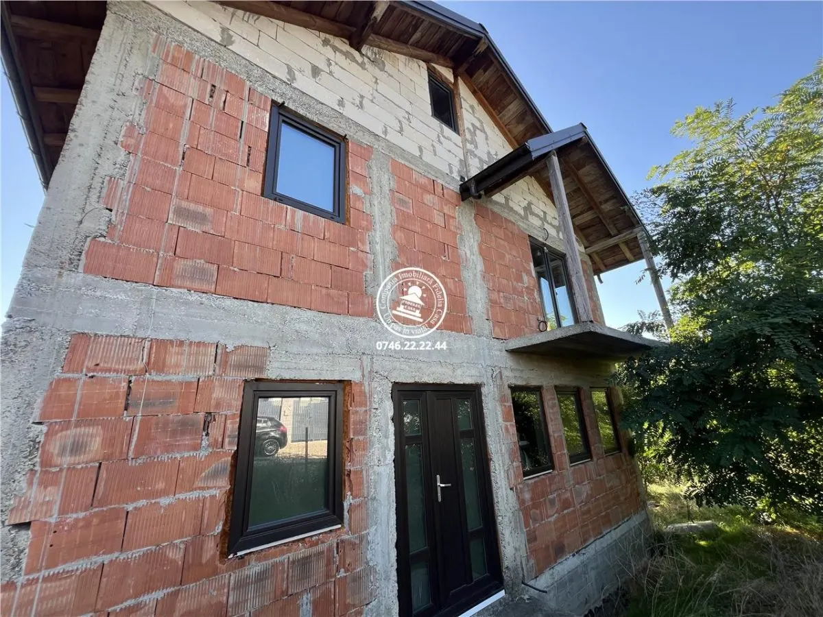 Casa la rosu, de vanzare in Lunca Cetatuii - foto 2