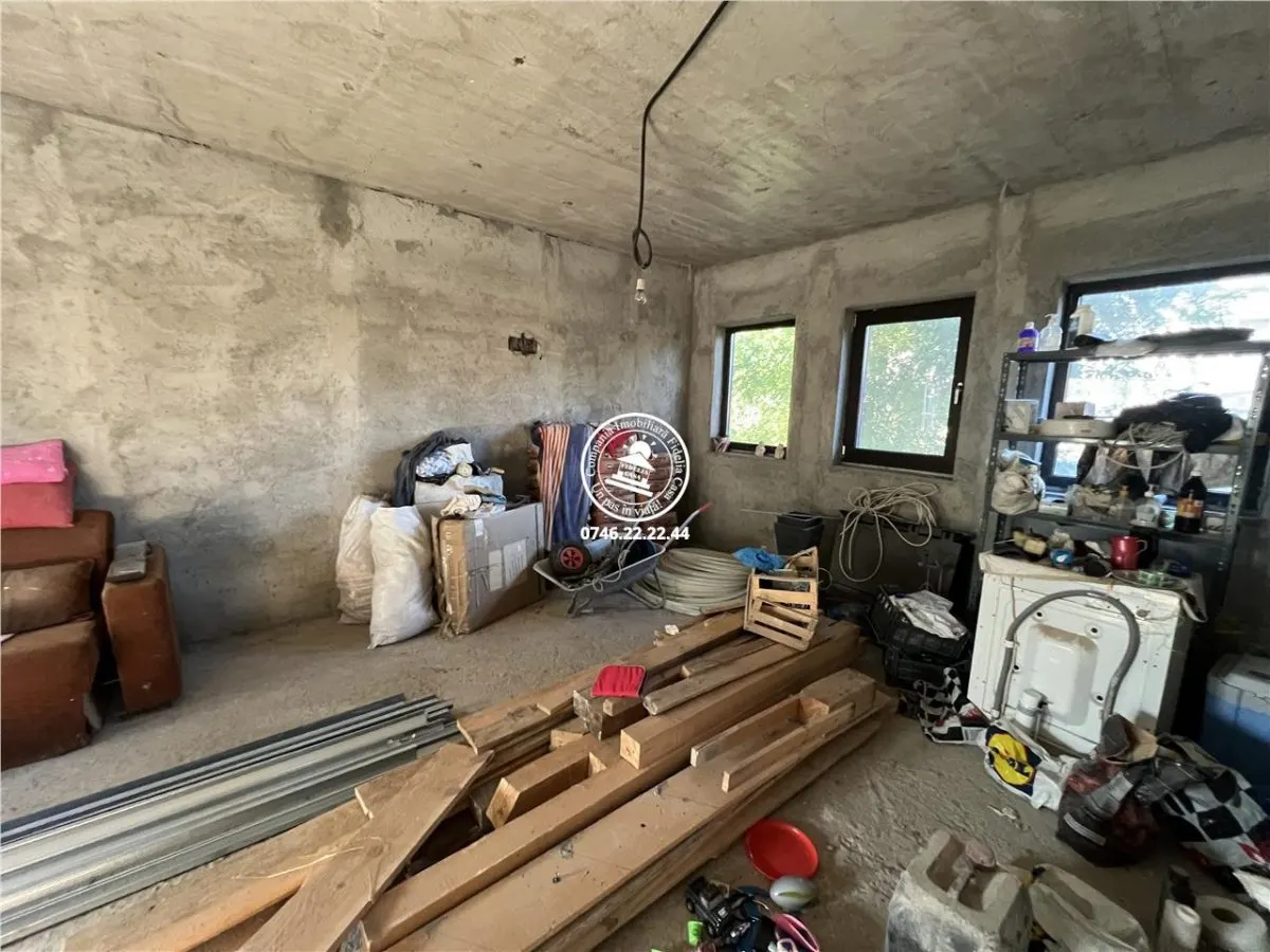 Casa la rosu, de vanzare in Lunca Cetatuii - foto 7