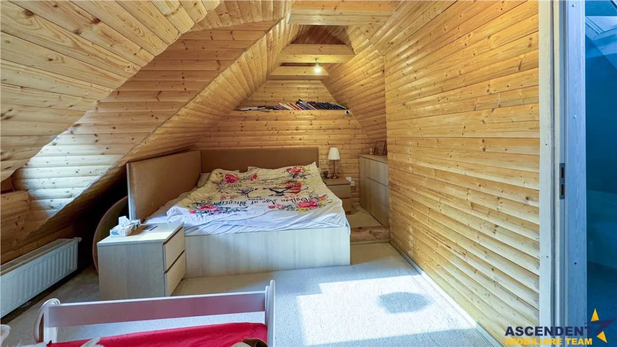Apartament special, pe doua niveluri, Poarta Ecaterina, Centrul Istoric al Brasovului - foto 12