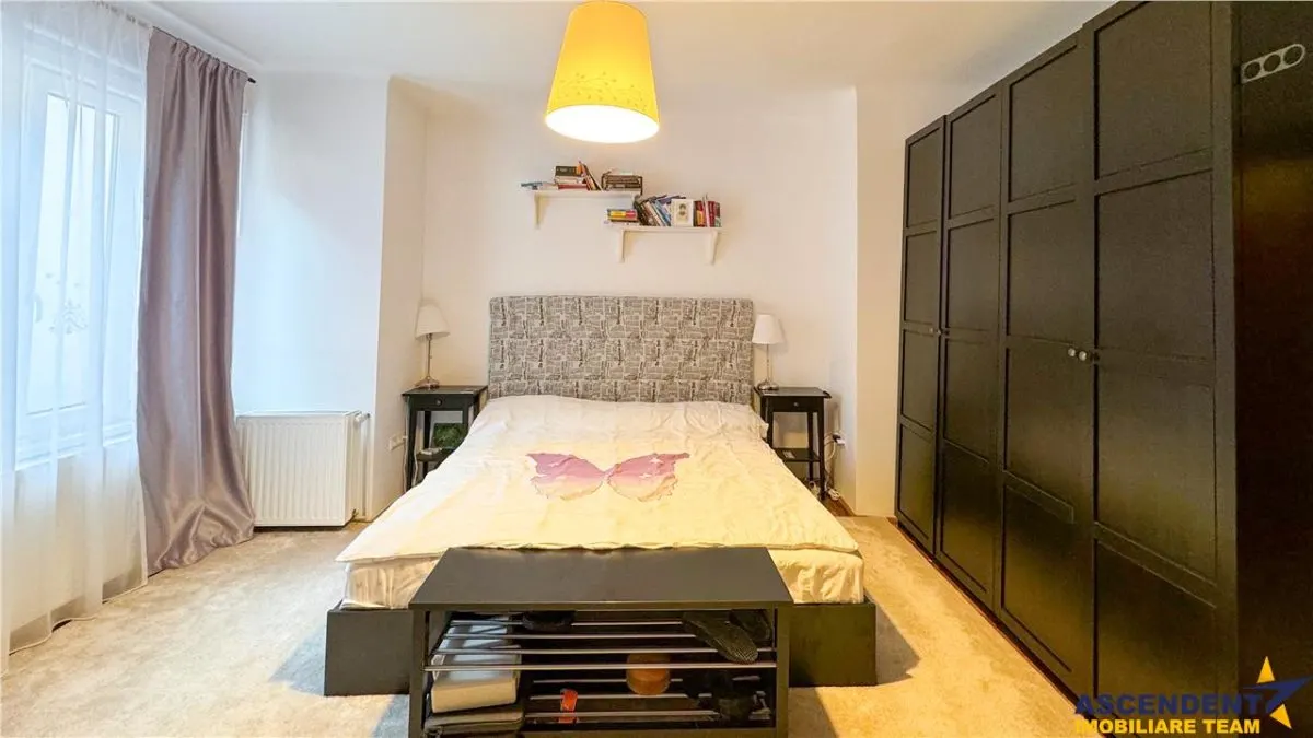 Apartament special, pe doua niveluri, Poarta Ecaterina, Centrul Istoric al Brasovului - foto 3