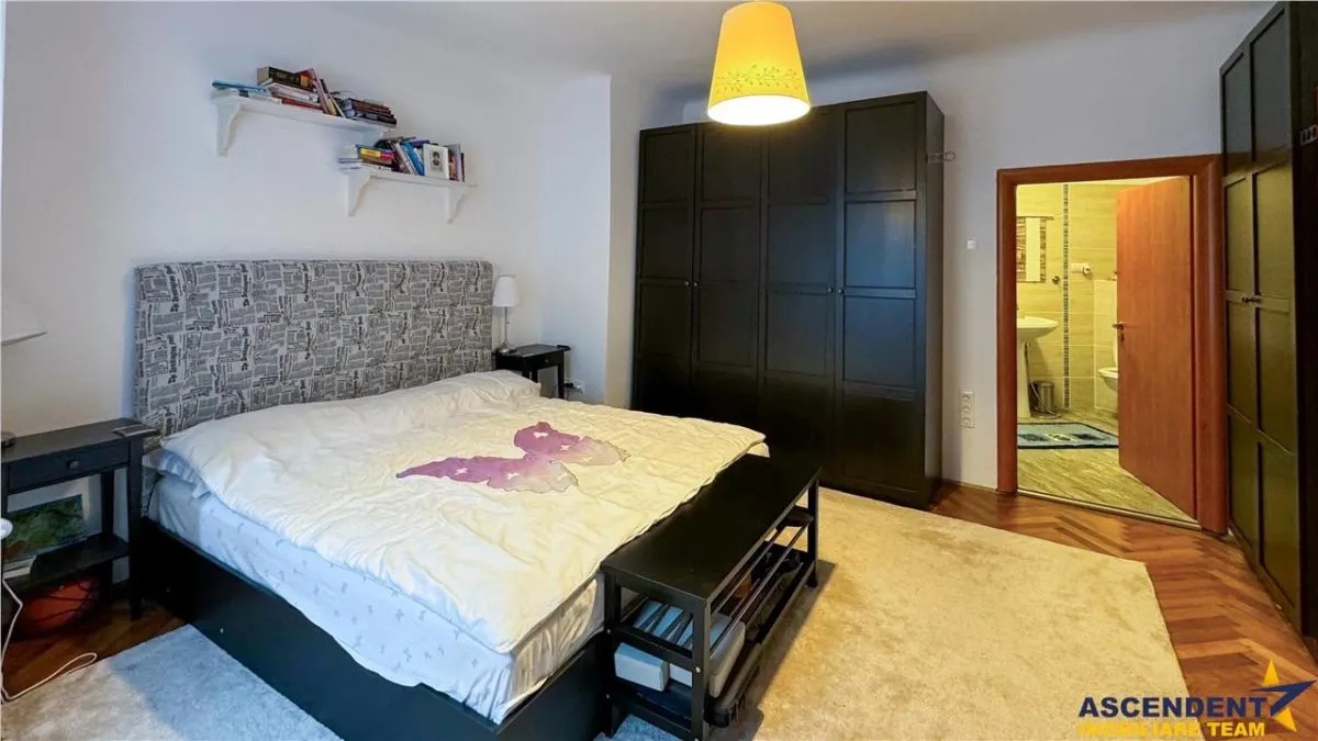 Apartament special, pe doua niveluri, Poarta Ecaterina, Centrul Istoric al Brasovului - foto 7