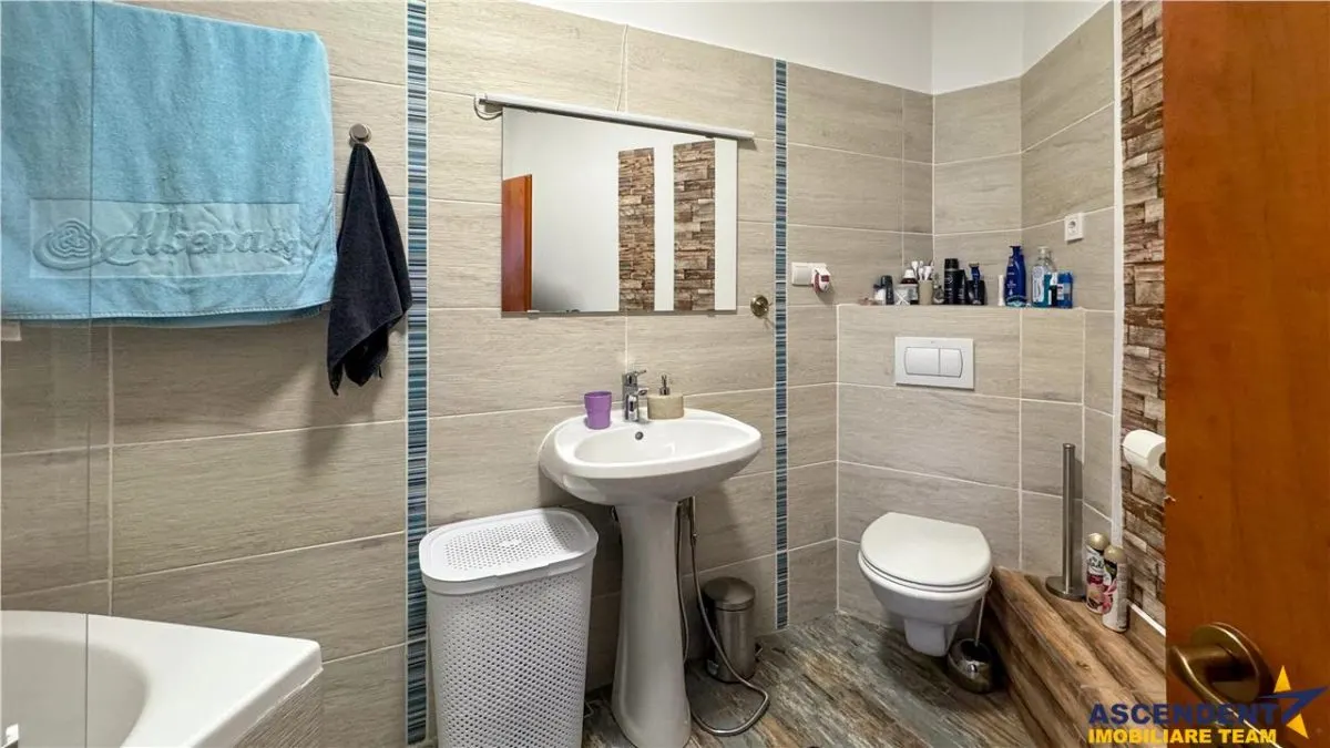 Apartament special, pe doua niveluri, Poarta Ecaterina, Centrul Istoric al Brasovului - foto 9