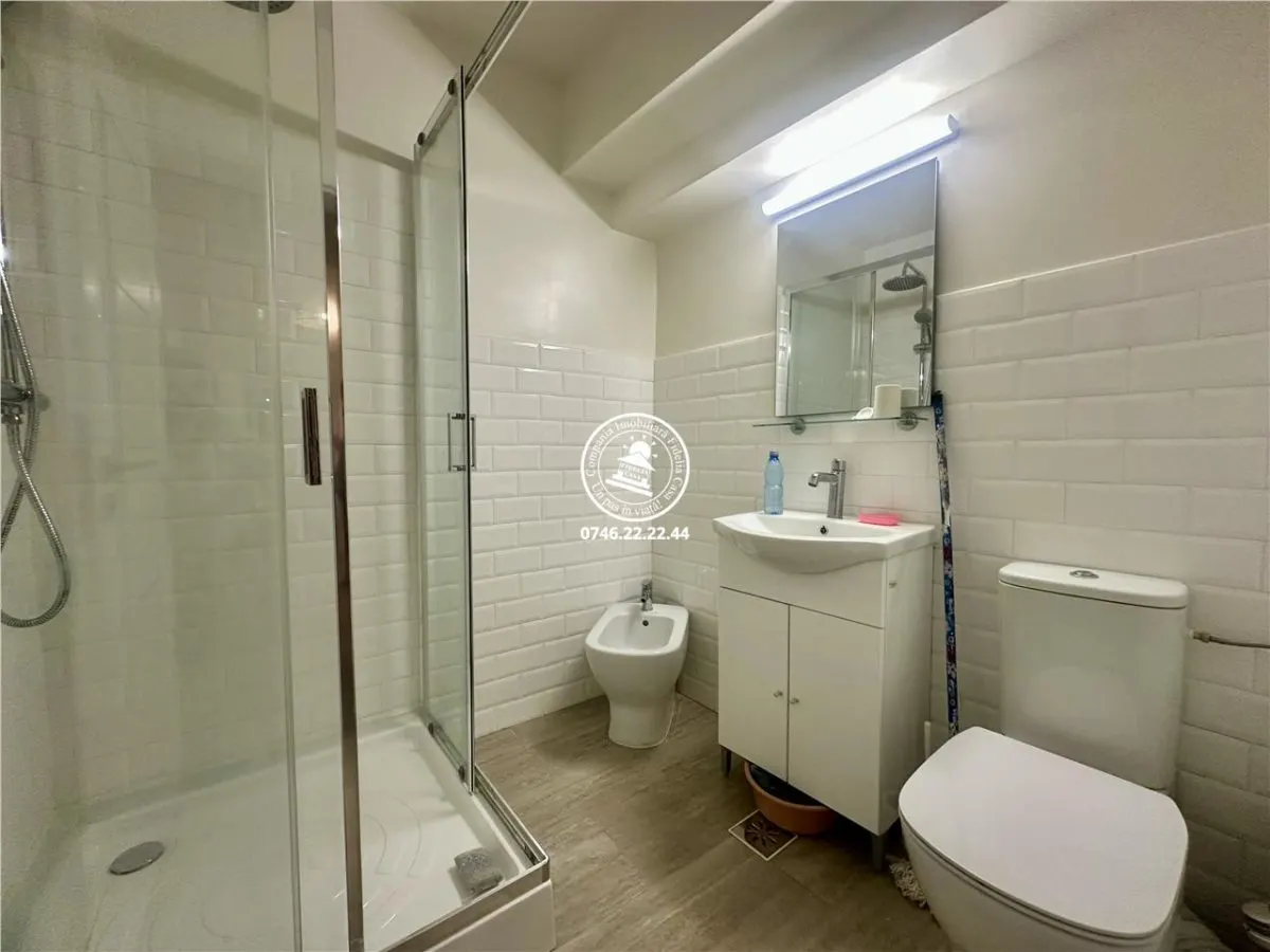 Apartament 3 camere  de inchiriat  Centru, - foto 9