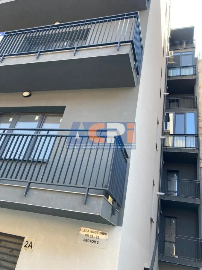 Apartament 3 Camere cu Priveliste Mirifica in Fundeni! - foto 2