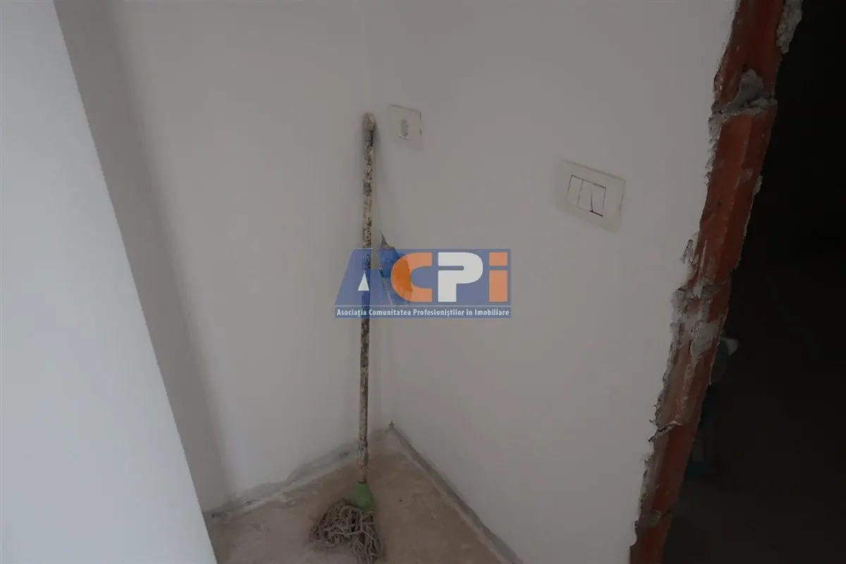 Apartament 3 Camere cu Priveliste Mirifica in Fundeni! - foto 18