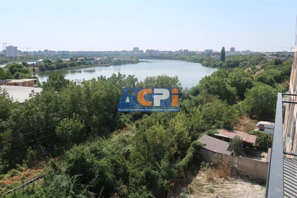Apartament 3 Camere cu Priveliste Mirifica in Fundeni! - foto 9