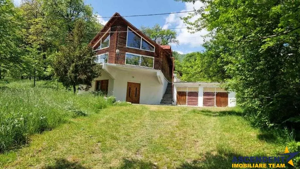 Armonie si spatiu:Casa selecta, peste 1.600mp teren, locatie discreta, Bran - foto 1