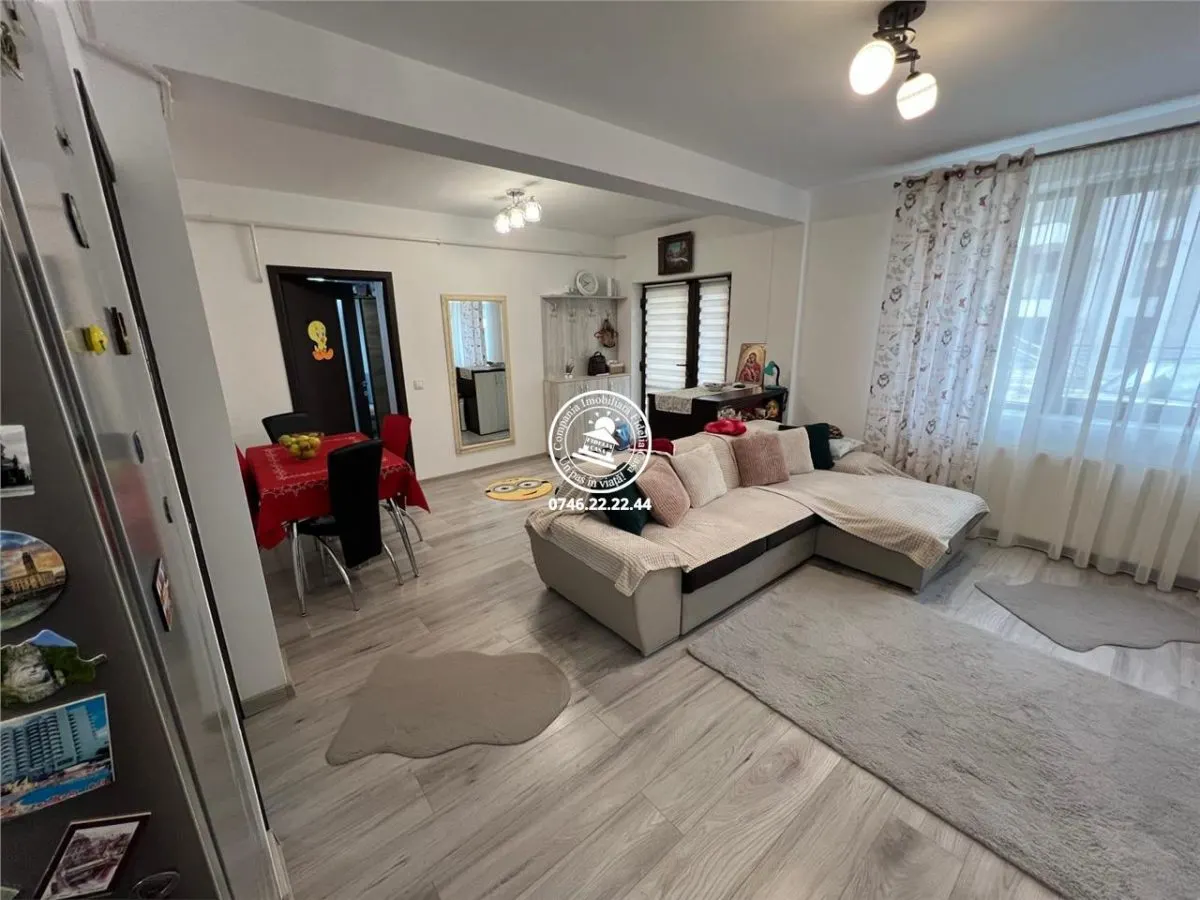 Apartament 3 camere  de vanzare  Pacurari, - foto 1