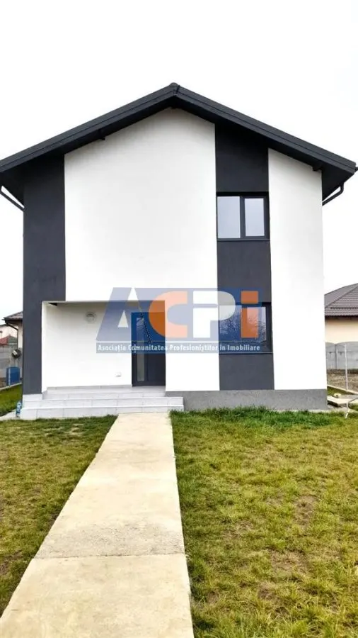 Vila individuala, incalzire in pardoseala, panouri fotovoltaice - foto 1