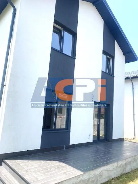 Vila individuala, incalzire in pardoseala, panouri fotovoltaice - foto 2
