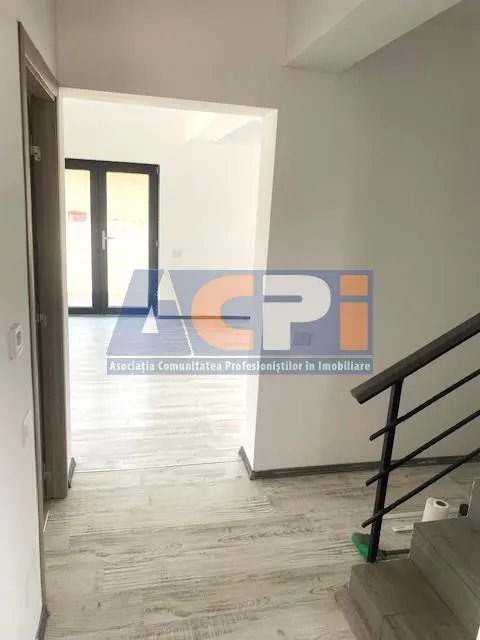 Vila individuala, incalzire in pardoseala, panouri fotovoltaice - foto 6