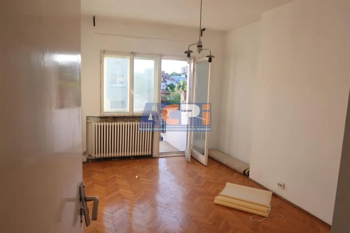 Apartament spatios str. Povernei,  Romana/ Dorobanti - foto 1