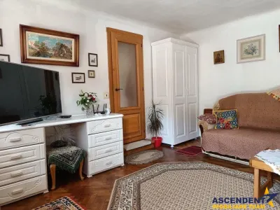 Casa de vanzare zona Schei - foto 2