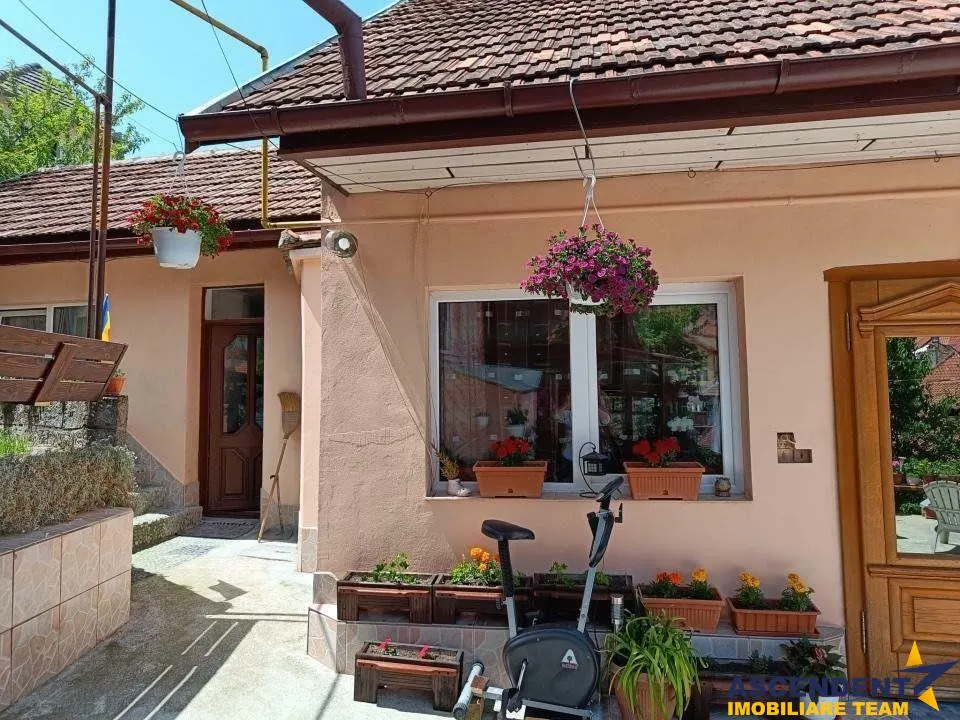 Casa de vanzare zona Schei - foto 3