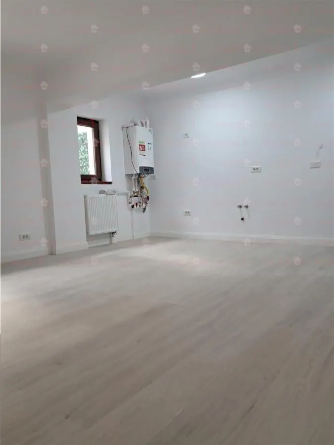 Apartament 2 camere demisol fara a fi ingropat in pamant, cu teren in proprietate. - foto 2